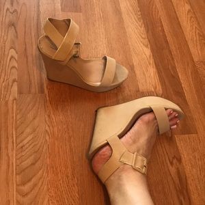 Nude wedges